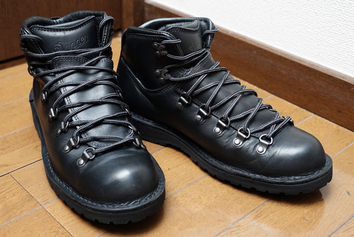 良品　Danner ダナー マウンテンパス ブラック　us9.5　ブーツ メンズ MOUNTAIN PASS　 ゴアテックス　33269 マウンテンライト