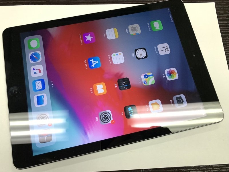 再CO940 au iPad Air 第1世代 Wi-Fi+Cellular 16GB スペースグレイ 判定○-