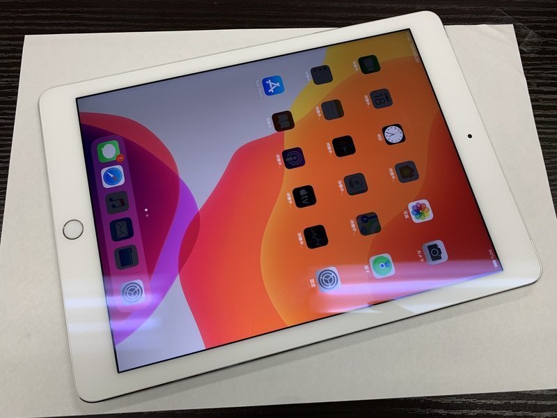 再CP818 SoftBank iPad Air 第2世代 Wi-Fi+Cellular 64GB シルバー 判定○_画像1