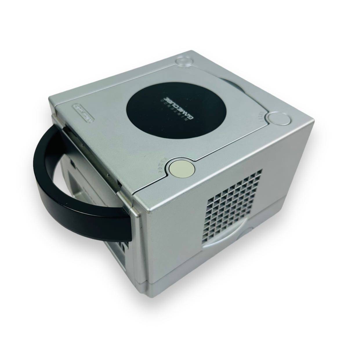 NINTENDO 任天堂 GAMECUBE ゲームキューブ シルバー DOL-101 NINTENDO 任天堂 GAMECUBE ゲームキューブ シルバー DOL-101