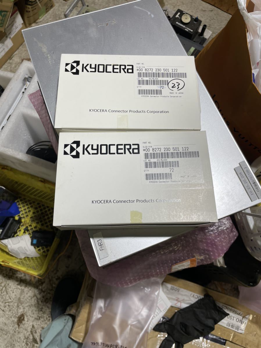 (90個)。電子部品。KYOCERA。新品同様。未使用._画像1