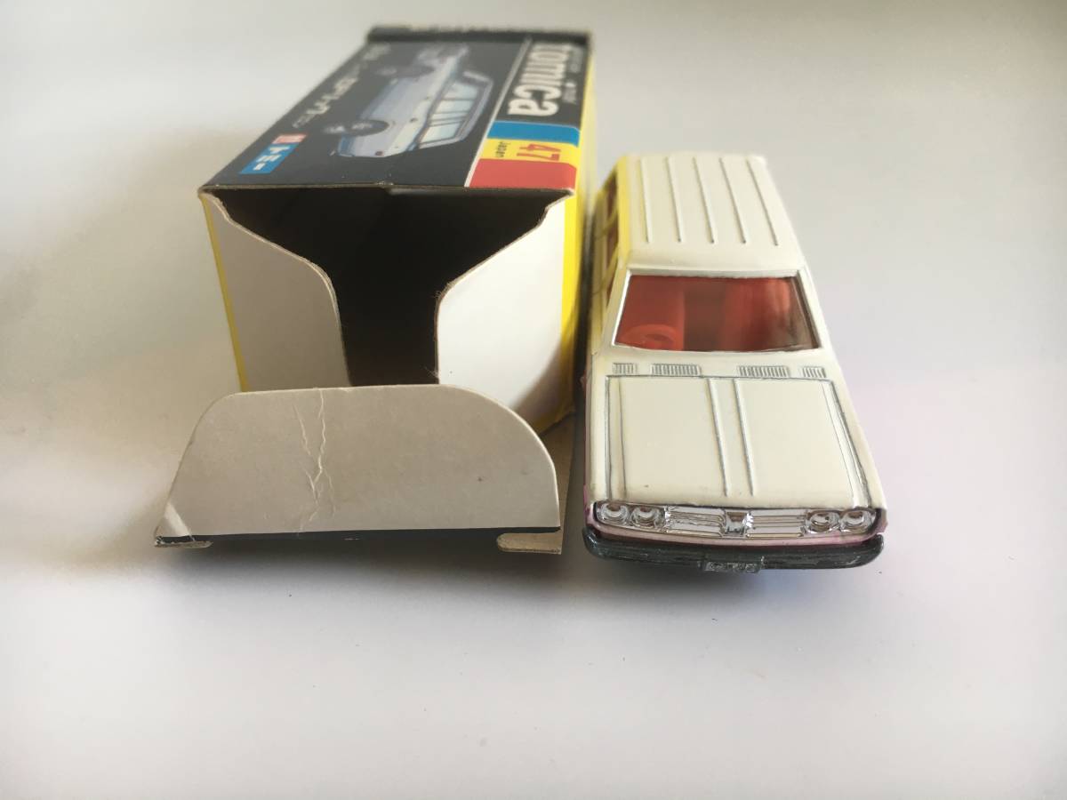トミカ 黒箱 ニッサン セドリック ワゴン NISSAN CEDRIC 47-1-14