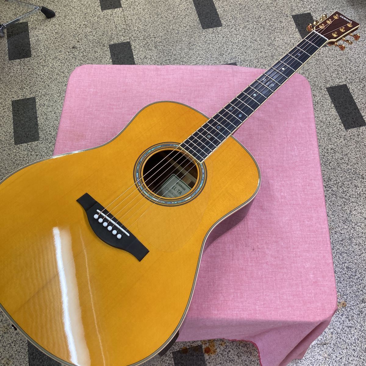 YAMAHA トランスアコースティックギター LL-TA ケース付 | albertboime.com