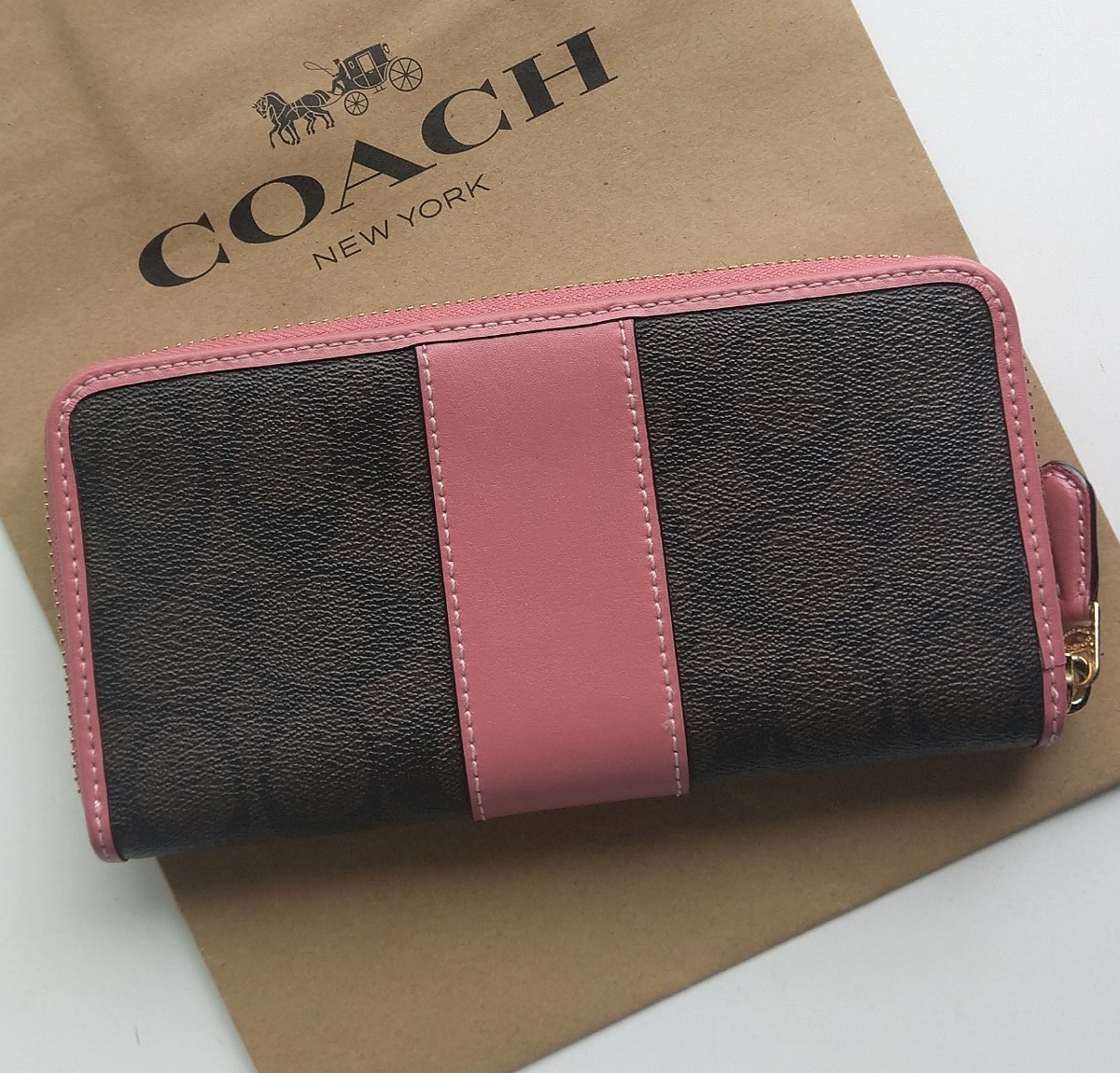 COACH コーチ 長財布 シネグチャー ピンク - 長財布