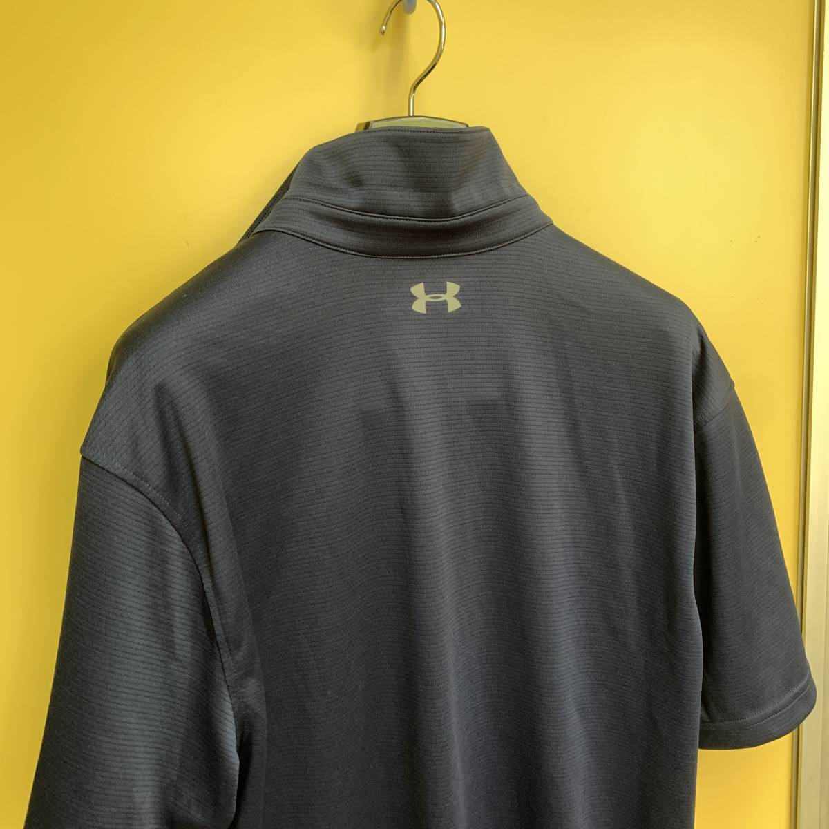 美品サイズLG UNDER ARMOUR 快適ストレッチ 半袖DRYポロシャツ