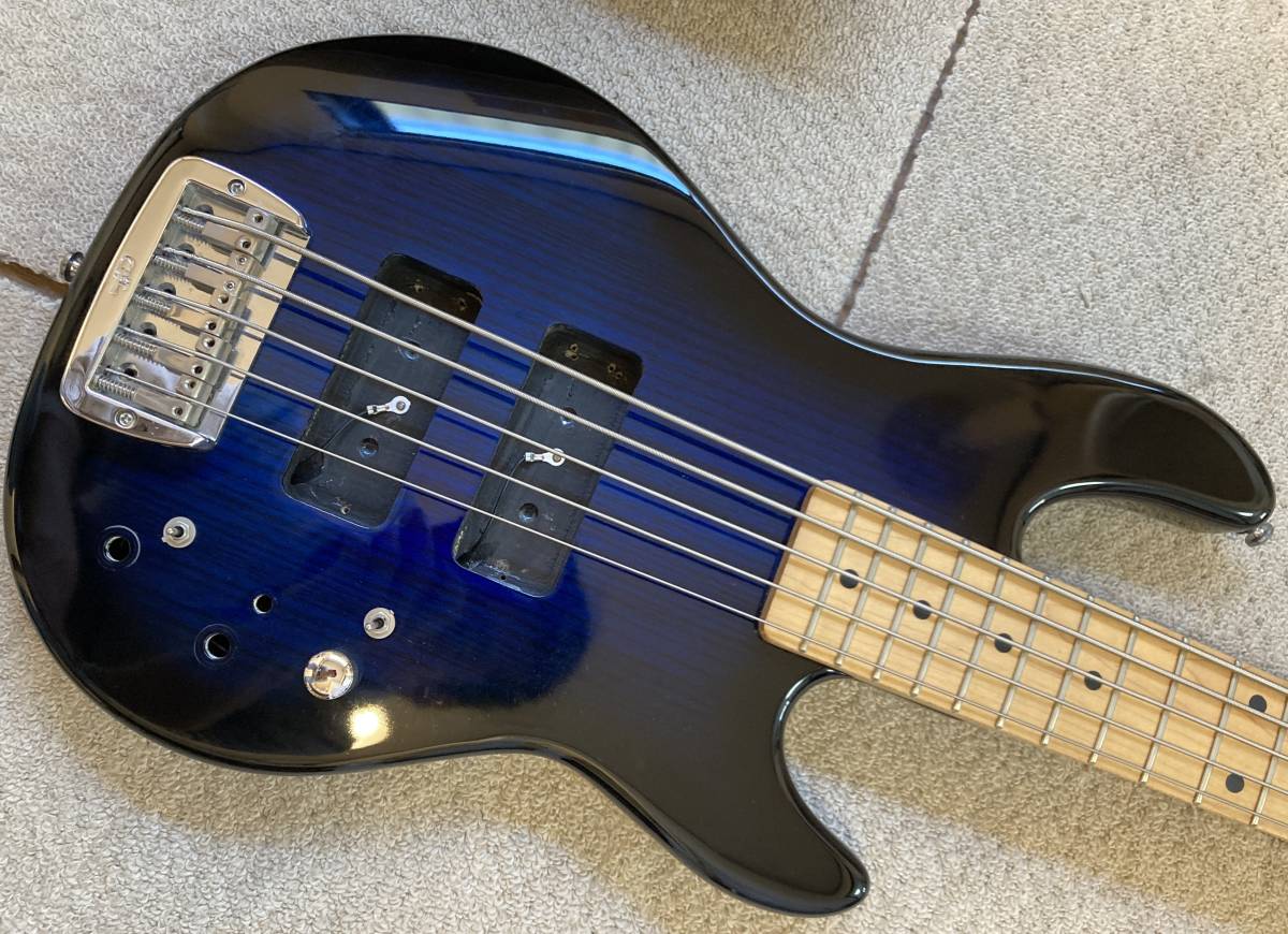 送料こみ G&L Tribute L-2500 / ピックアップなし プリアンプなし / ネックとボディとブリッジとペグ わずかにポットとスイッチとジャック_画像4