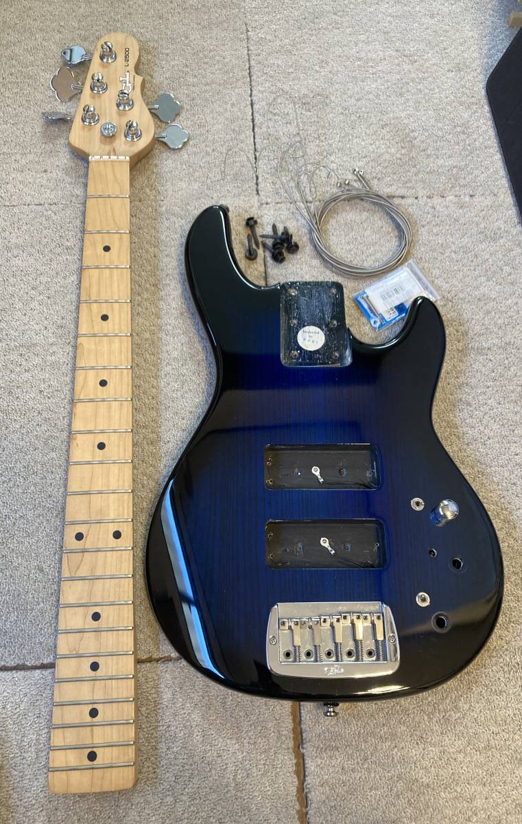 送料こみ G&L Tribute L-2500 / ピックアップなし プリアンプなし / ネックとボディとブリッジとペグ わずかにポットとスイッチとジャック_画像8