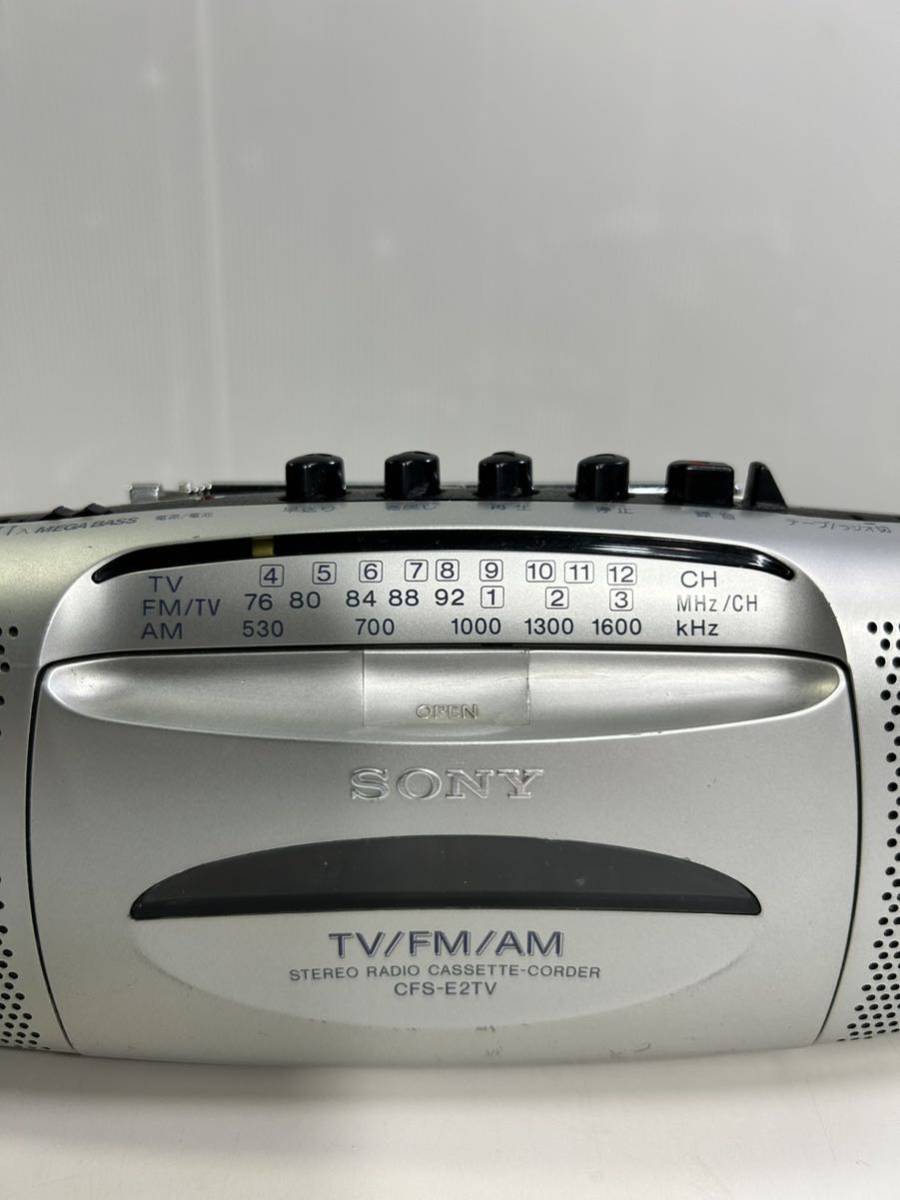 SONY ラジカセットレコーダー CFS-E2TV 2001年製レトロ AM FM カセット シルバー小型ラジカセ外観、動作美品　No.728_画像2