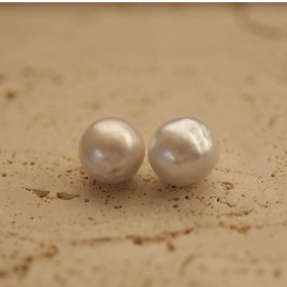  new goods south .ba lock pearl 10K post earrings 