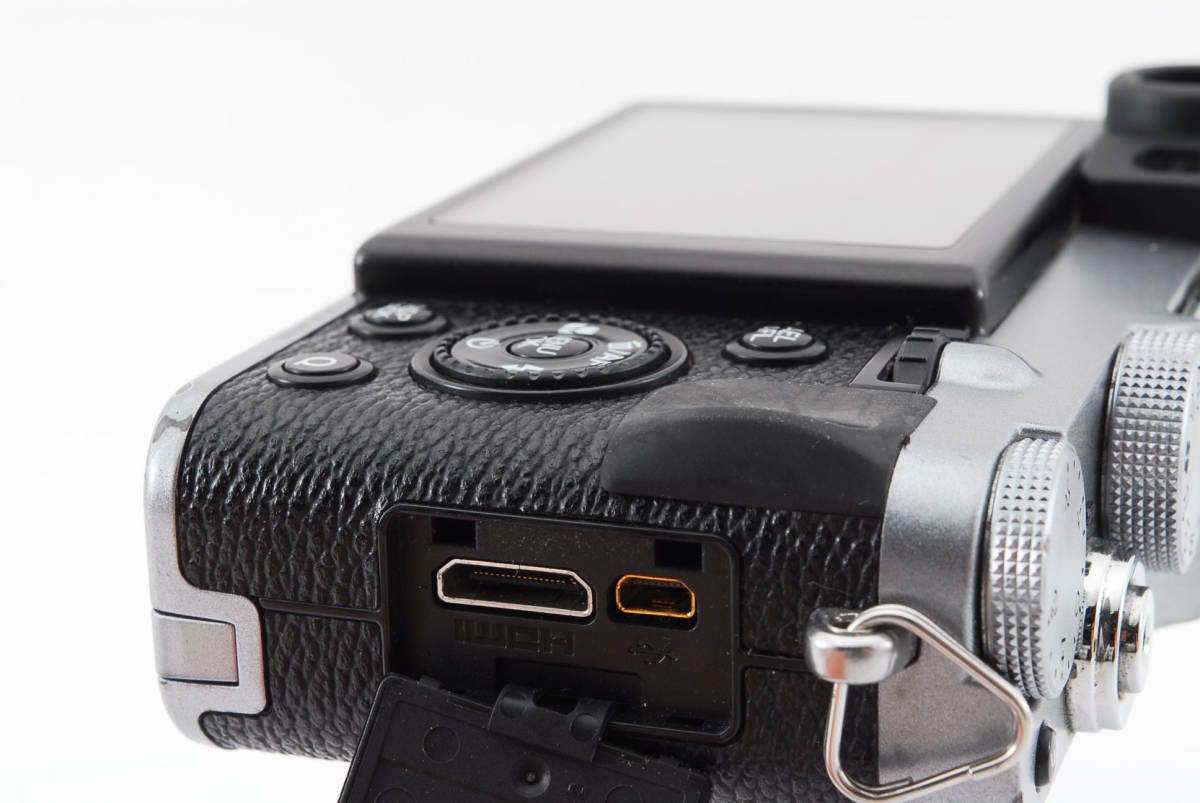 ☆大人気商品 外観美品 動作品☆ FUJIFILM 富士フィルム X20 シルバー