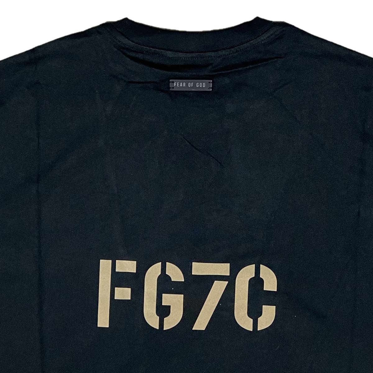 [並行輸入品] FEAR OF GOD FOG ESSETIALS エッセンシャルズ FG7Cロゴ 半袖 Tシャツ (ブラック) (L)