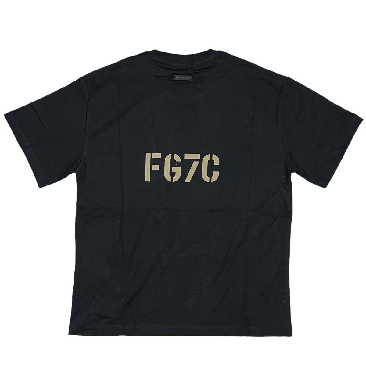 [並行輸入品] FEAR OF GOD FOG ESSETIALS エッセンシャルズ FG7Cロゴ 半袖 Tシャツ (ブラック) (XL)_画像1