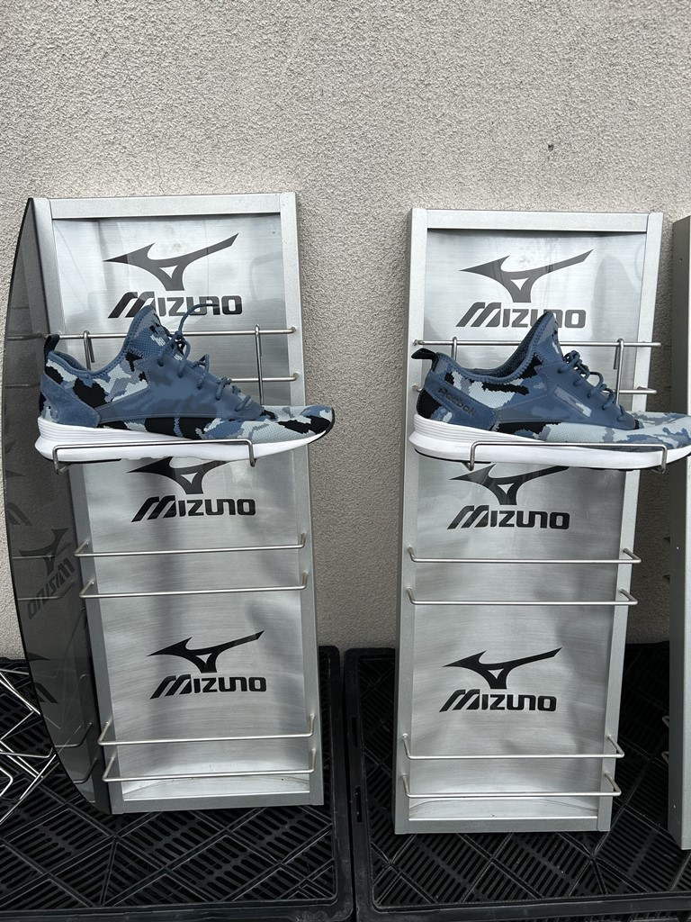非売品　MIZUNO 　シュースタンド　6個　まとめセット　鉄製　壁掛け　　靴　ディスプレイ　店舗什器　　ミズノ　　X380_画像7
