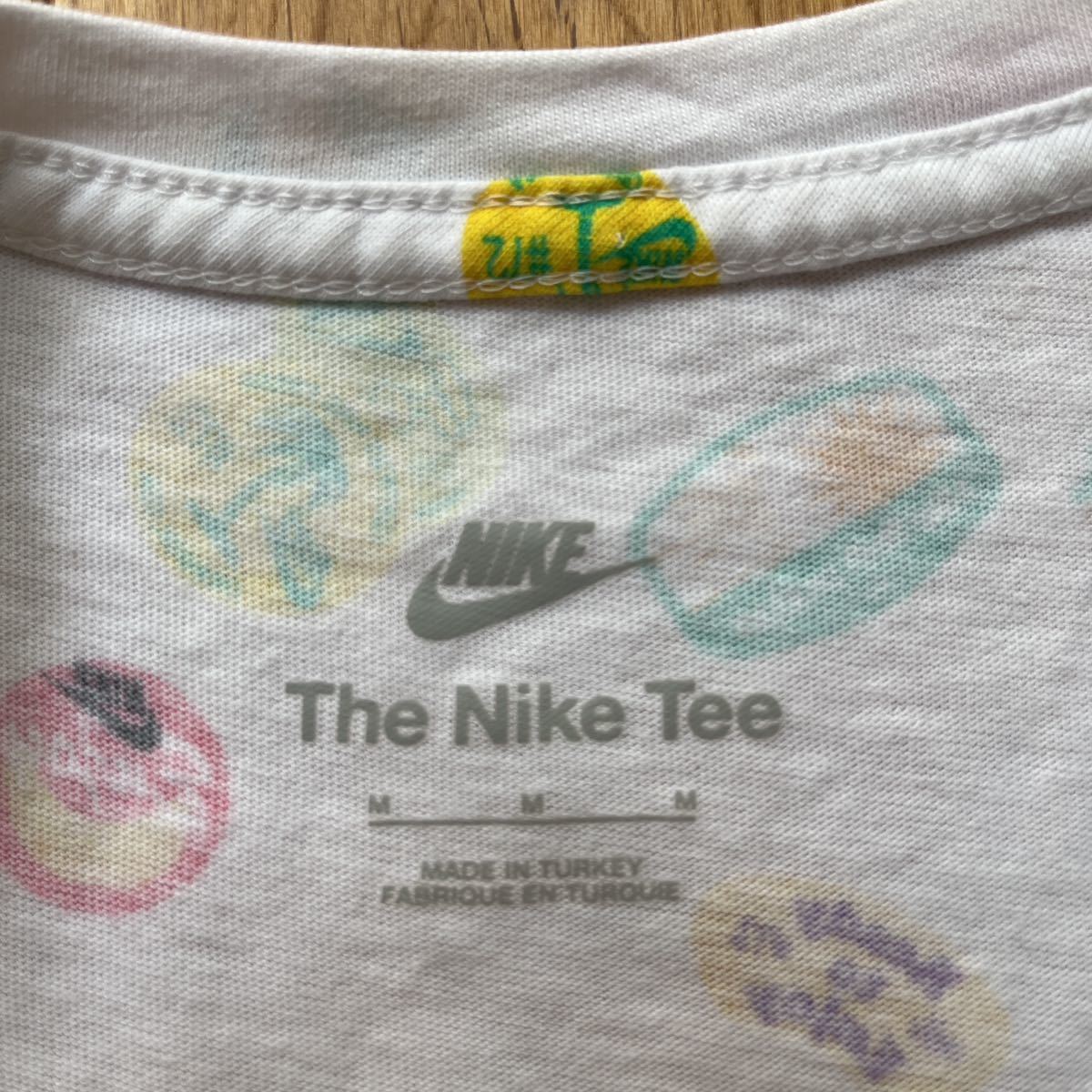 美品★NIKEナイキ半袖Tシャツ NSW SO 3 AOP S/S フルーツ果物総柄 2022 サイズM白ホワイト_画像3