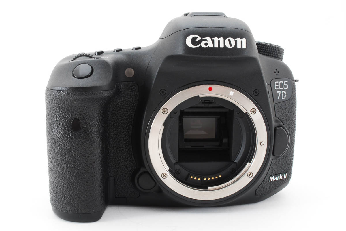 美品】キャノン Canon EOS 7D MarkII マーク2 《ショット数3717回