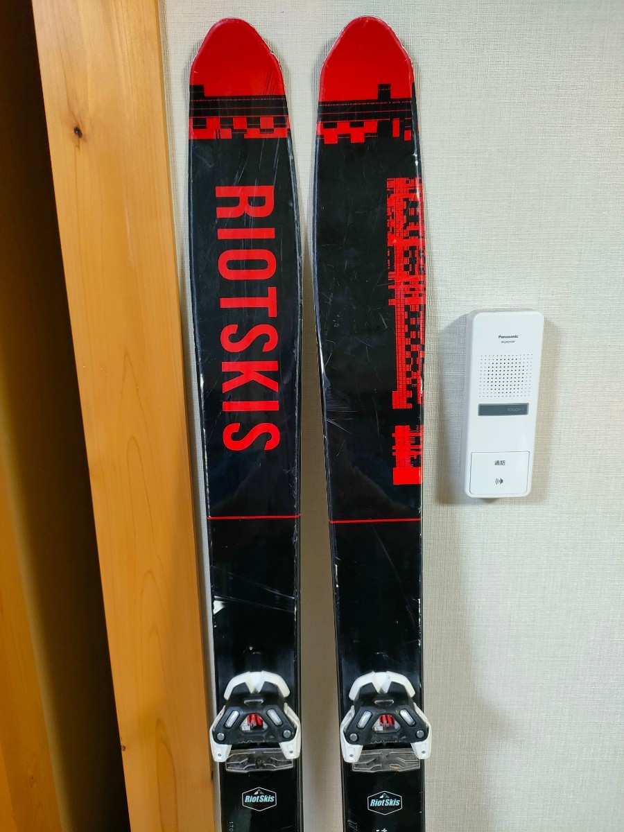 RIOT SKIS【REBIRTH RB】170cmフリースタイルスキー ツインチップ
