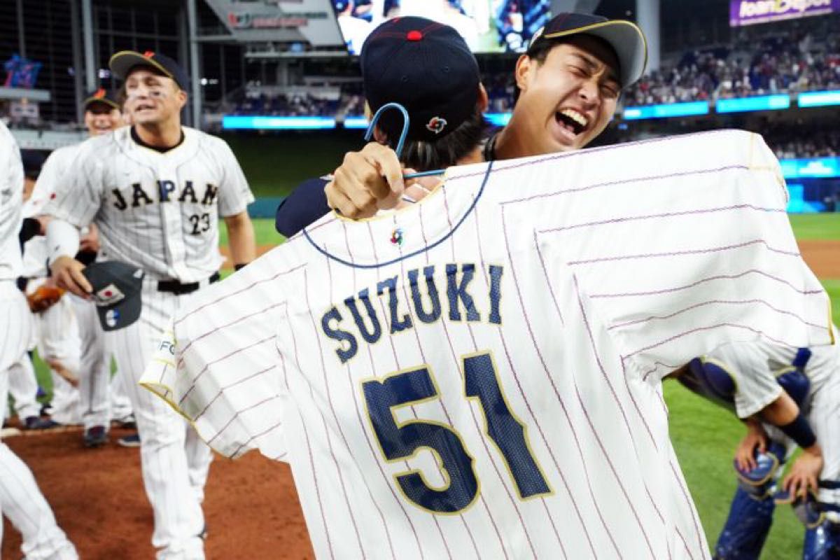 鈴木誠也選手　侍ジャパン レプリカユニフォーム　Ｓサイズ