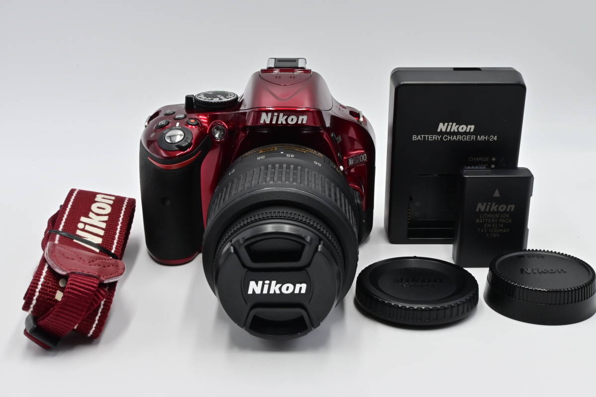 シャッター回数僅か『396』　ニコン　Nikon デジタル一眼レフカメラ D5200レンズキット AF-S DX NIKKOR 18-55mm f/3.5-5.6G VR付属 レッド