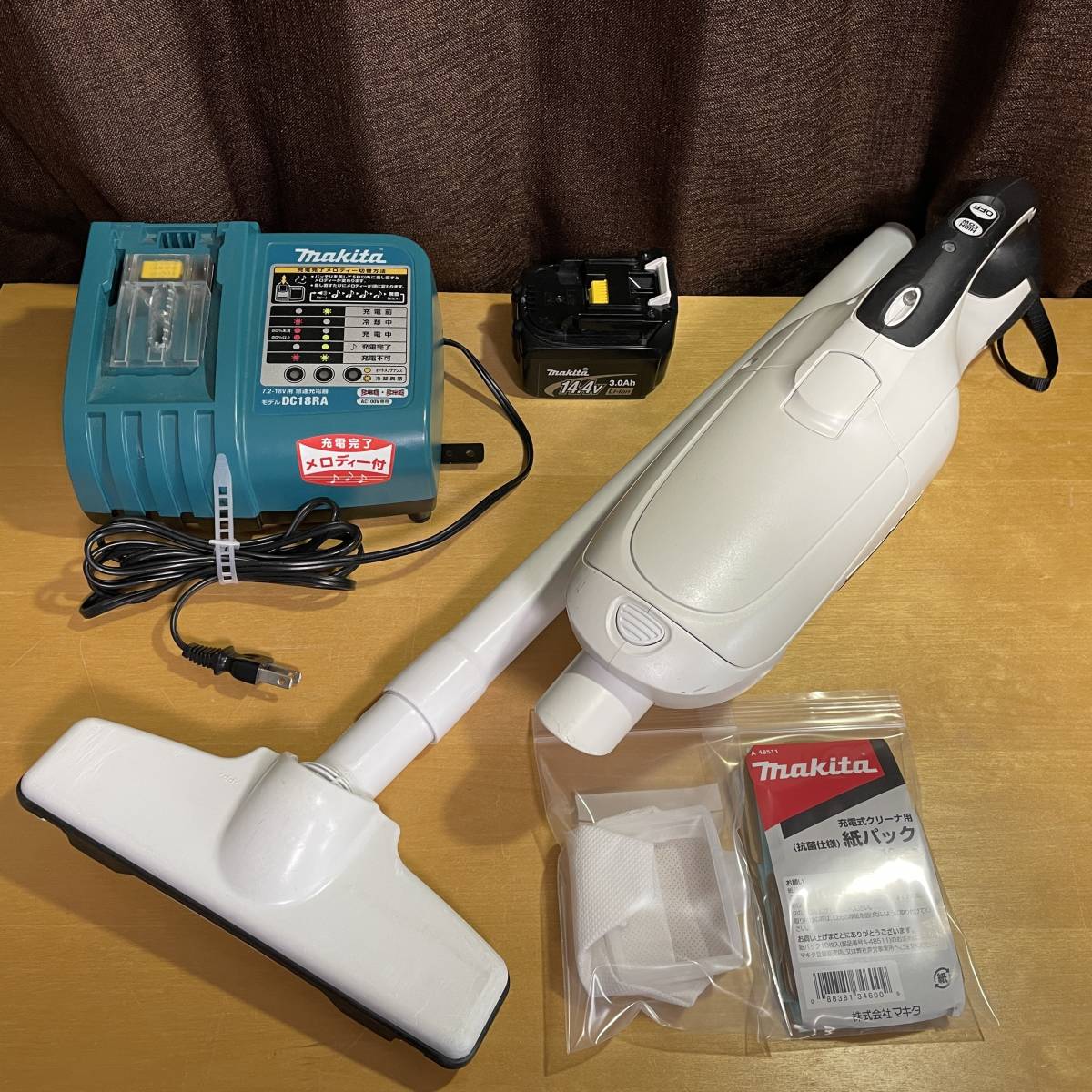 中古】マキタ makita 充電式クリーナー CL142FD 充電池1個 ジャンク