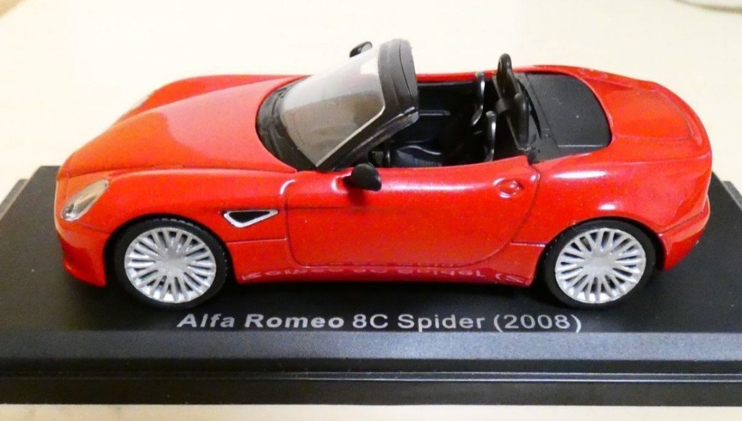 【入手困難】Hachette ハシェット 1/43 名車コレクション アルファロメオ alfa romeo 8C スパイダー 2008 赤 / ミニカー 旧車_画像2