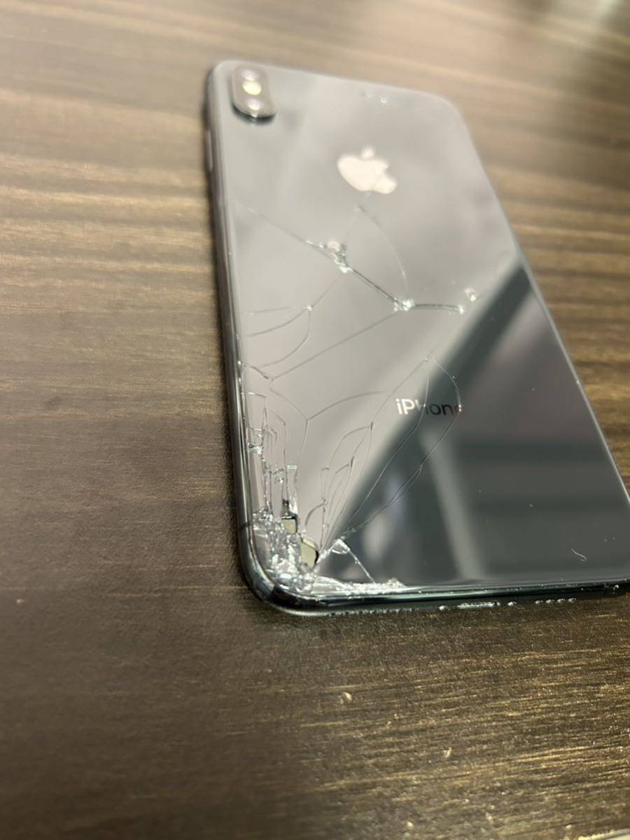 SIMフリー iPhone XS MAX スペースグレイ ジャンク品背面割れ