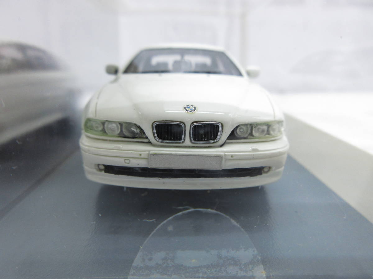 ミニカー　1/43　ネオスケールモデル　BMW　５シリーズ　5er　セダン　E39　ホワイト　モデルカー_画像2