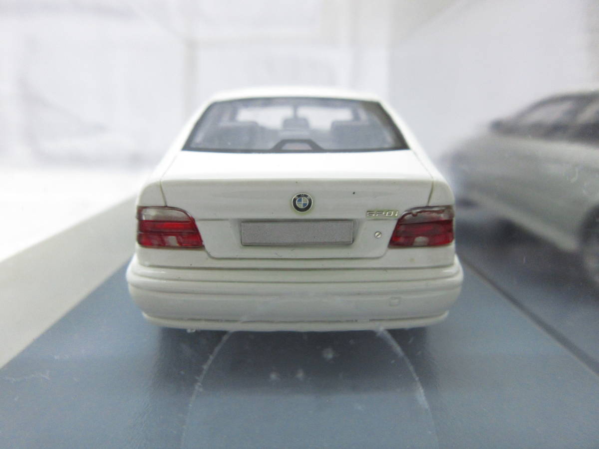 ミニカー　1/43　ネオスケールモデル　BMW　５シリーズ　5er　セダン　E39　ホワイト　モデルカー_画像3