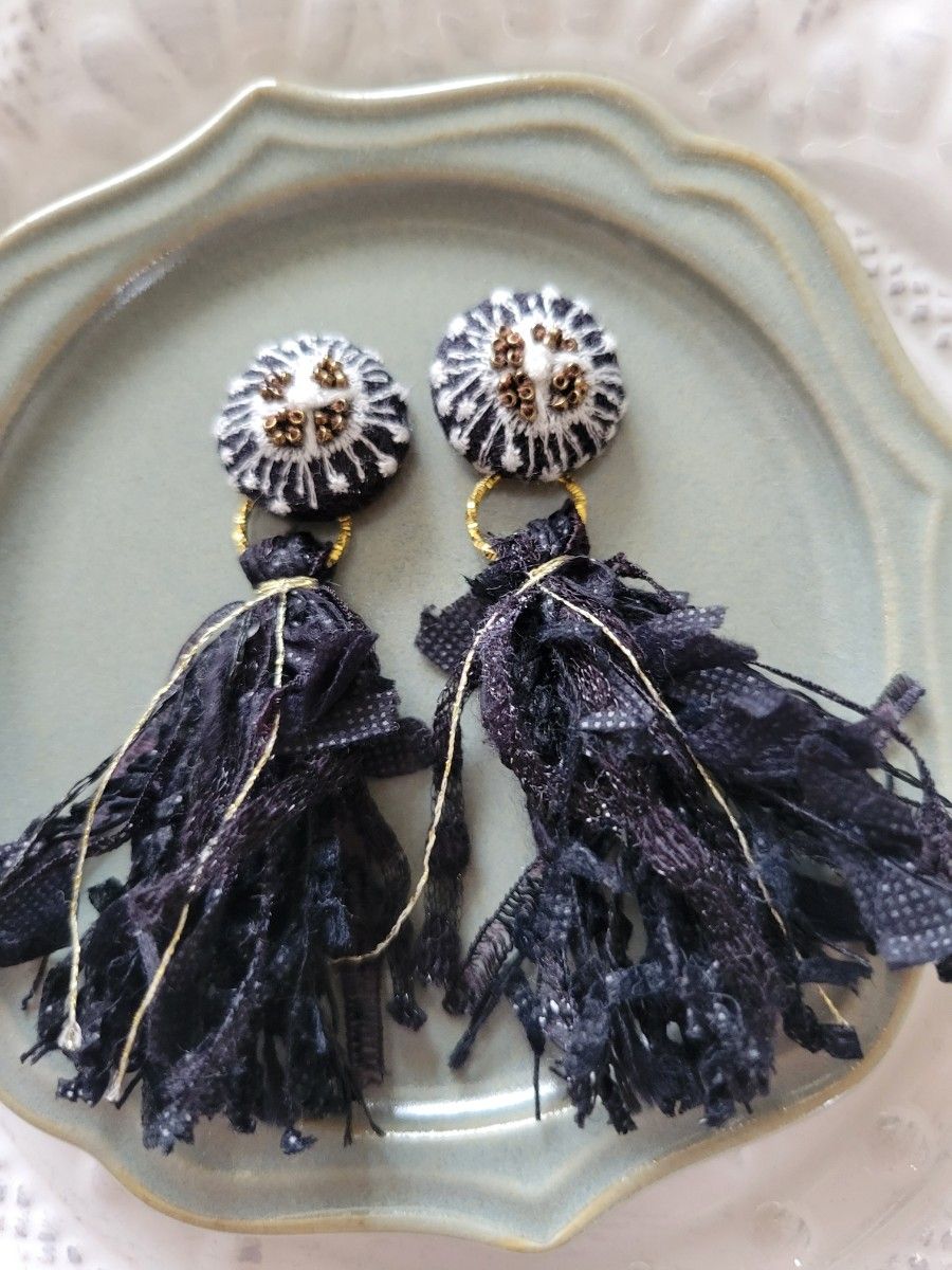 まにょん様専用 ミナペルホネン ハンドメイド イヤリング アネモネ 2way ピアス ブラック