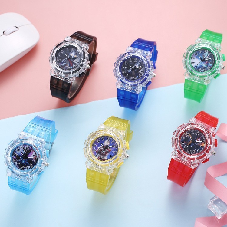  Ultraman Kids wristwatch shines green 