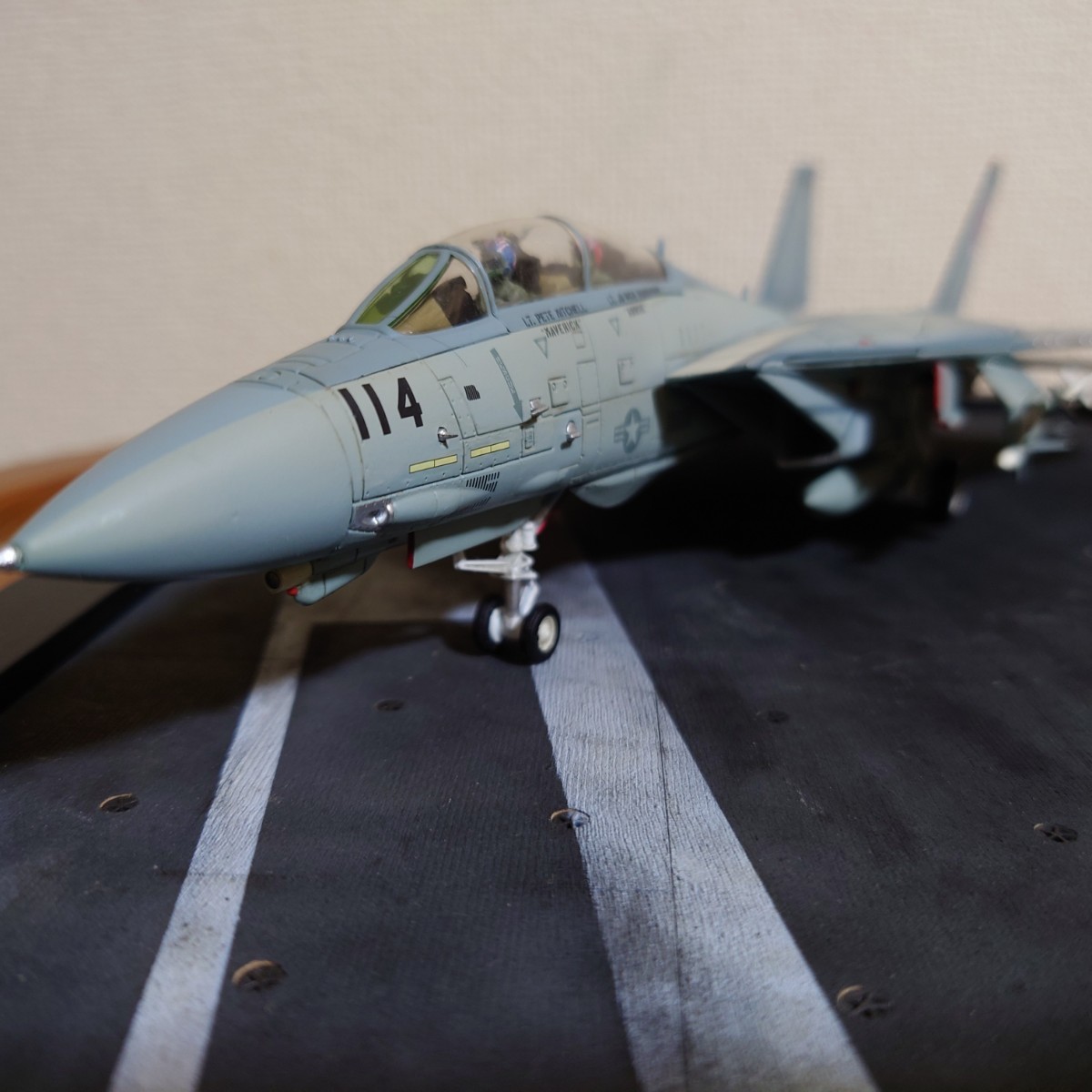 Calibre Wings カリバーウイングス 1/72 F-14A TopGun アメリカ海軍