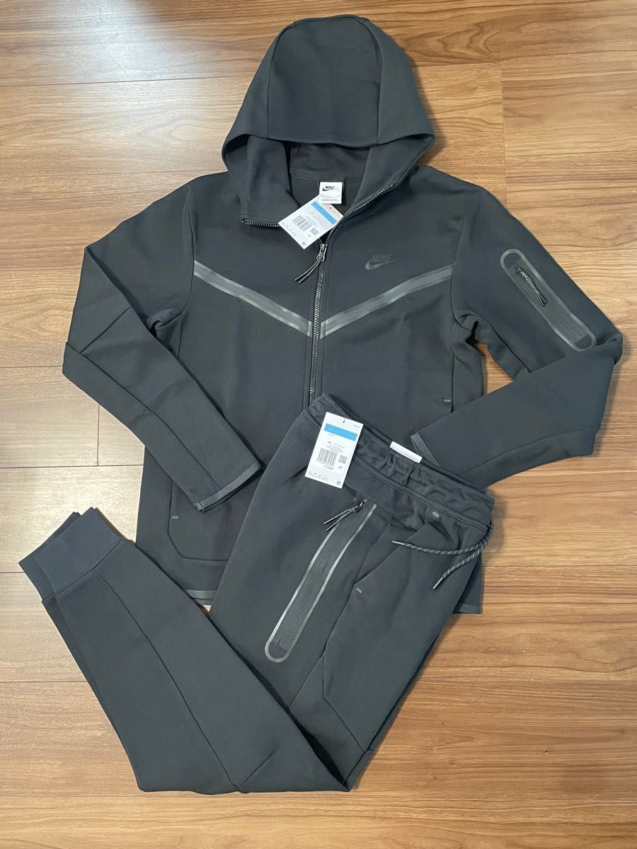 定価¥28600サイズM ナイキ メンズ テックフリース セットアップ 定価¥28600サイズM ナイキ メンズ テックフリース セットアップ