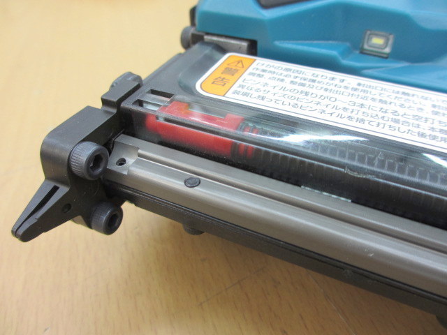 ☆美品 makita/マキタ 18V 充電式ピンタッカ PT353DZK/PT353D オマケ付