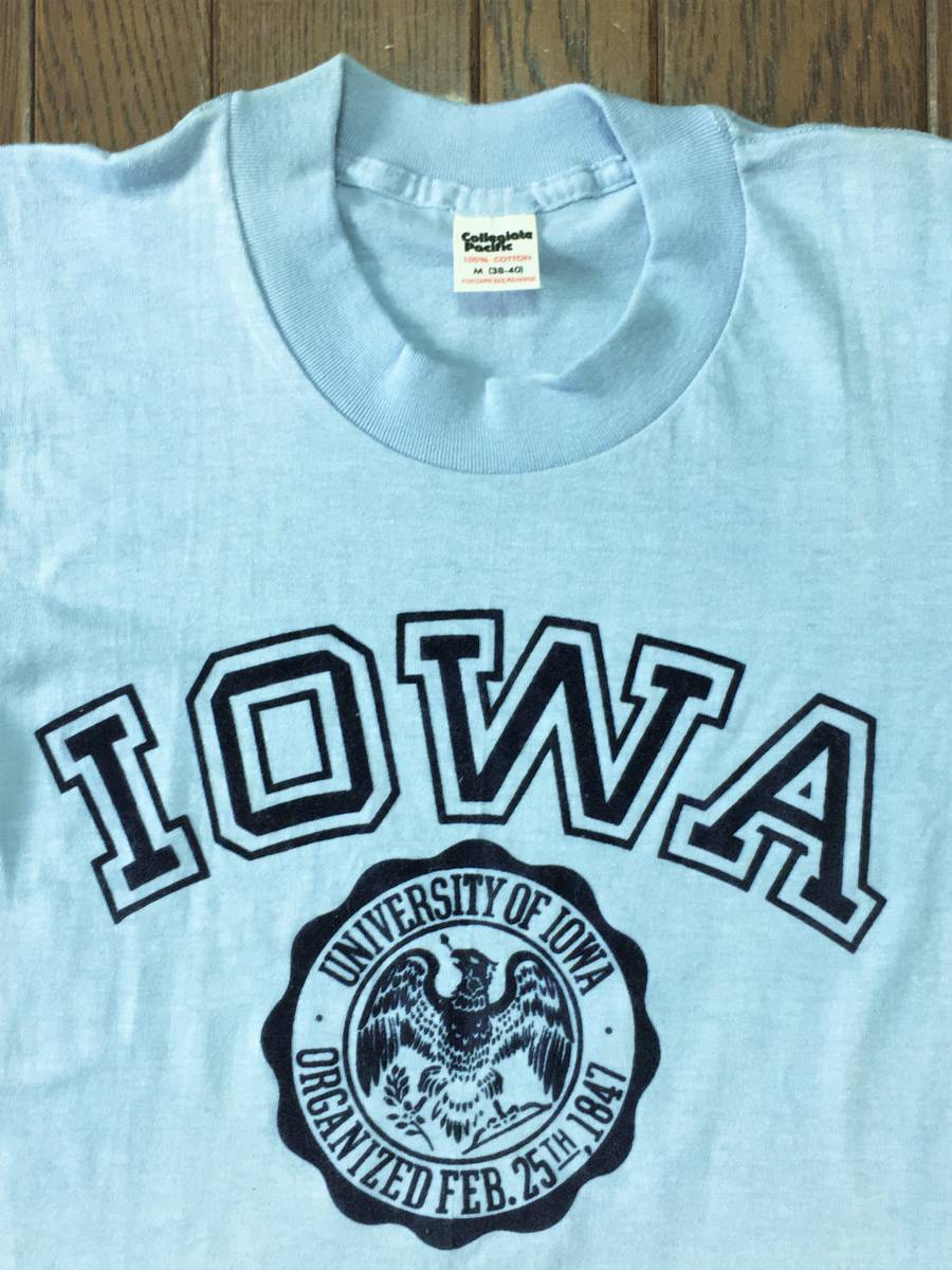 ヴィンテージ ８０ｓ Collegiate Pacific ＩＯＷＡ アイオワ大学 Tシャツ M 水色 カレッジ フロッキー プリント シングルステッチ ＵＳＡ製_画像1