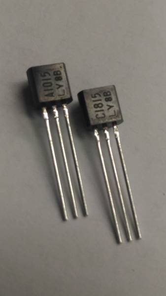 激安正規品 【送料無料】☆特選素材☆東芝 各50個セット 2SA1015(L)-Y/2SC1815(L)-Y 低雑音トランジスタ 音響用 トランジスタ 激安正規品 【送料無料】☆特選素材☆東芝 各50個セット 2SA1015(L)-Y/2SC1815(L)-Y 低雑音トランジスタ 音響用 トランジスタ