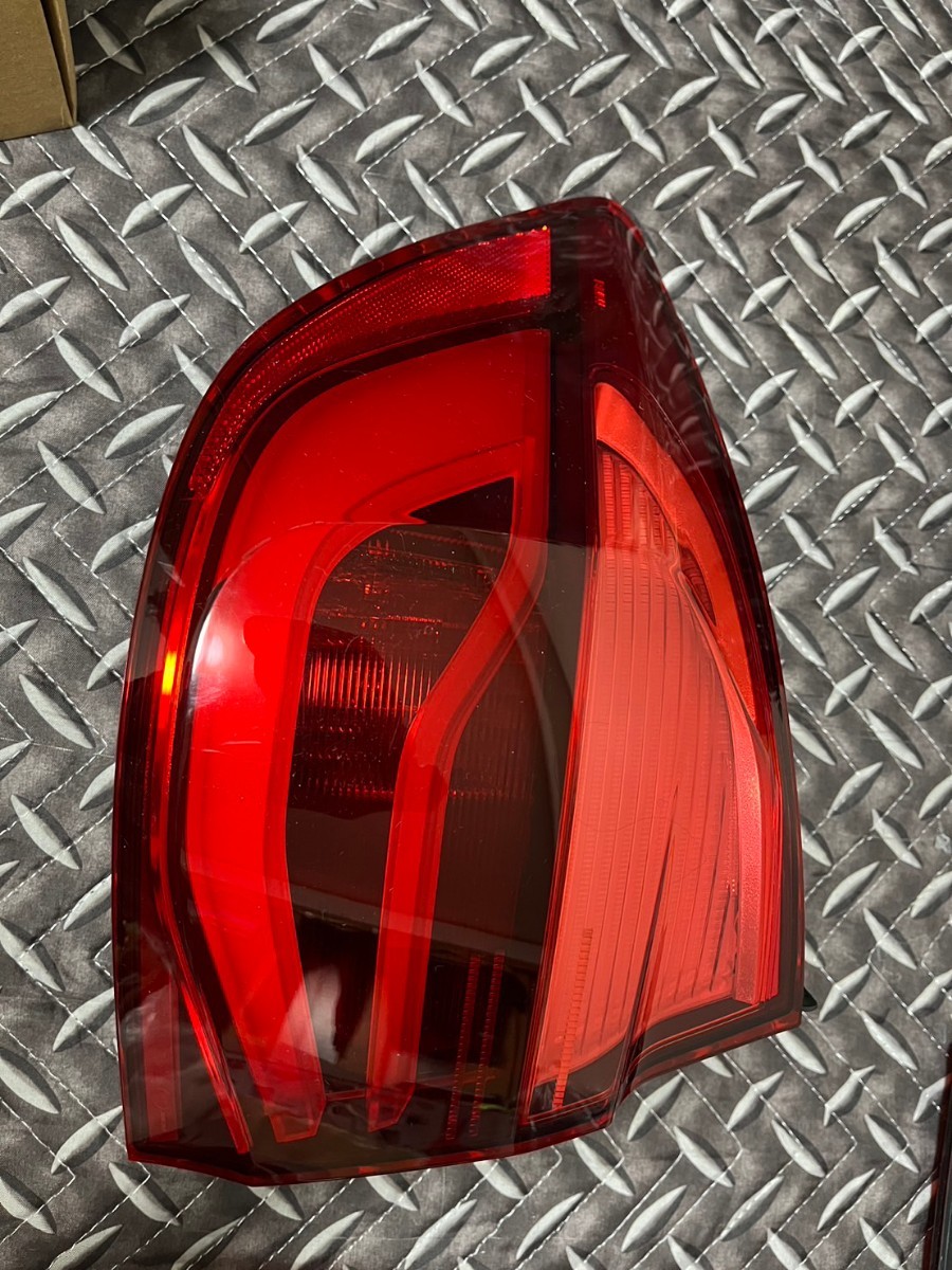 売切 BMW 3シリーズ f31 後期 純正 LED テールランプ 一式 検)LCI