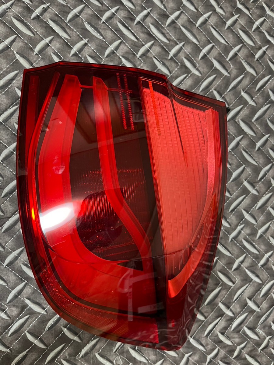 最新の激安 BMW3シリーズ f31 後期 純正 LED 純正LCI用Mperformance