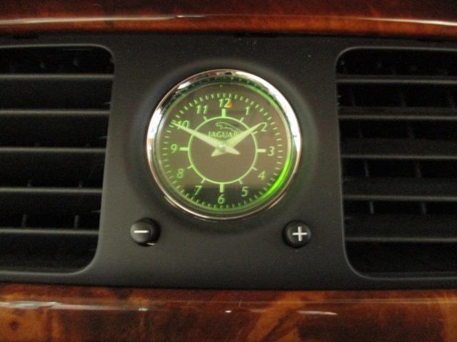 18 год Jaguar XJ6 CBA-J71VB часы 2W9F-15000-AD 184376 4500