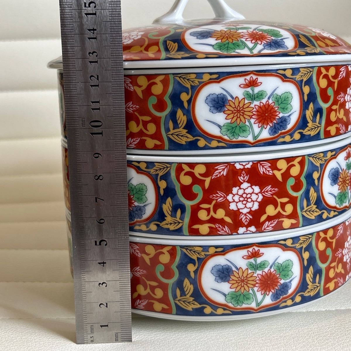 有田焼 飛鳥窯 三段重 おせち器 お正月 蓋付き重ね鉢 古伊万里 色絵重箱 金彩