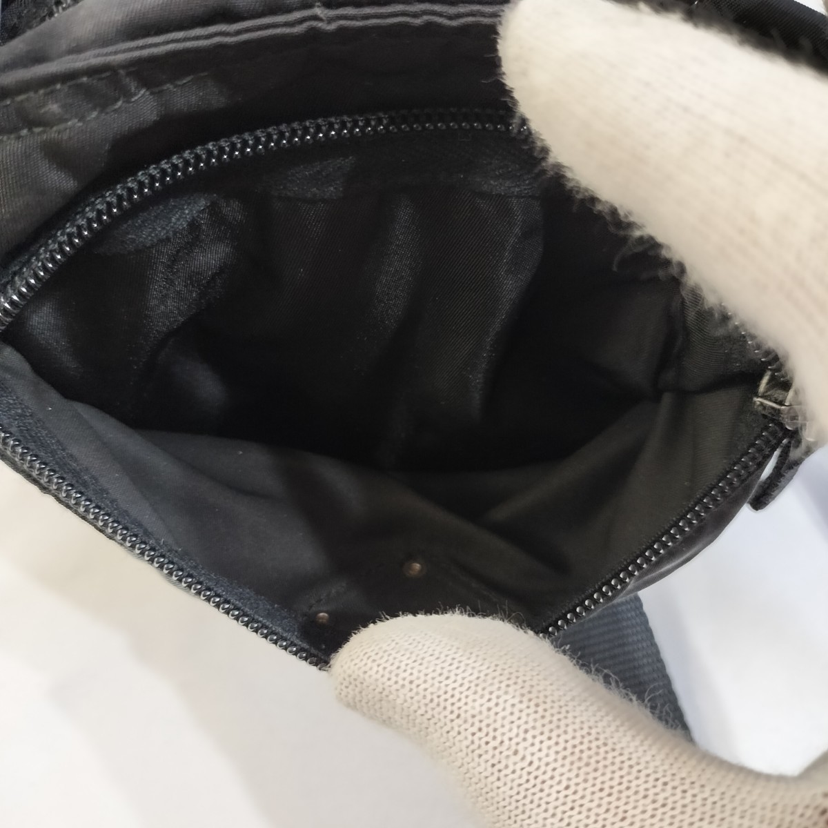 美品】正規品 PRADA プラダ ナイロン ミニ ショルダーバッグ
