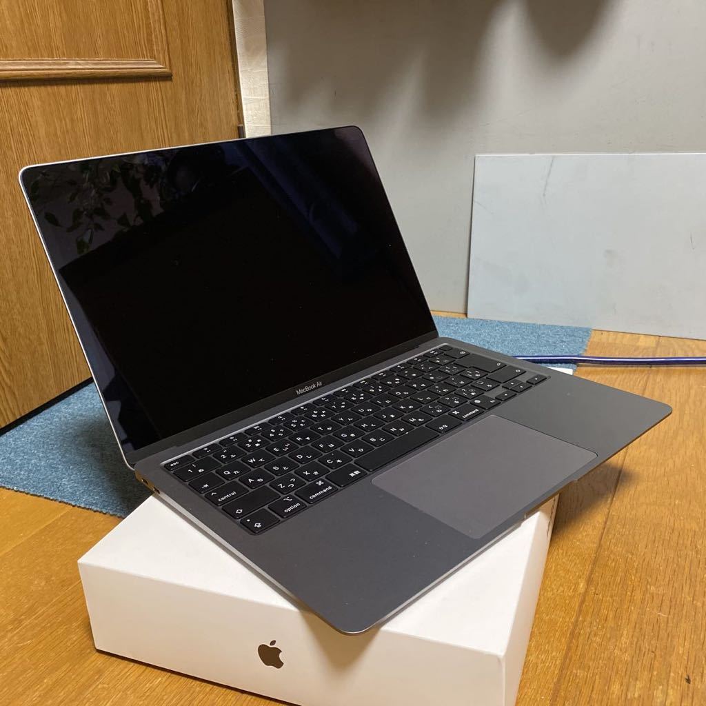 箱付極美品】Apple M1 MacBook Air (2020/13.3インチ/16GB RAM/256G