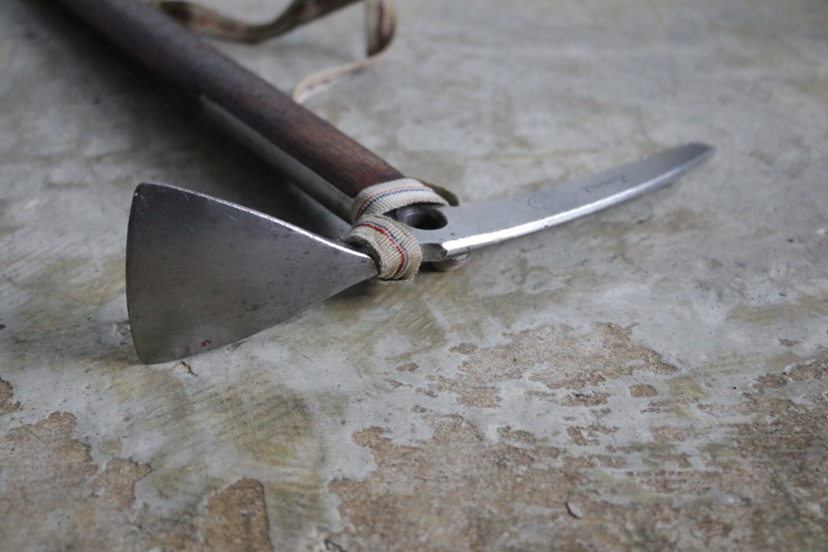 SAPPORO KADOTA [Summit] Vintage pickel summit Sapporo . rice field wood shaft wooden antique Vintage Vintage mountain climbing tool 