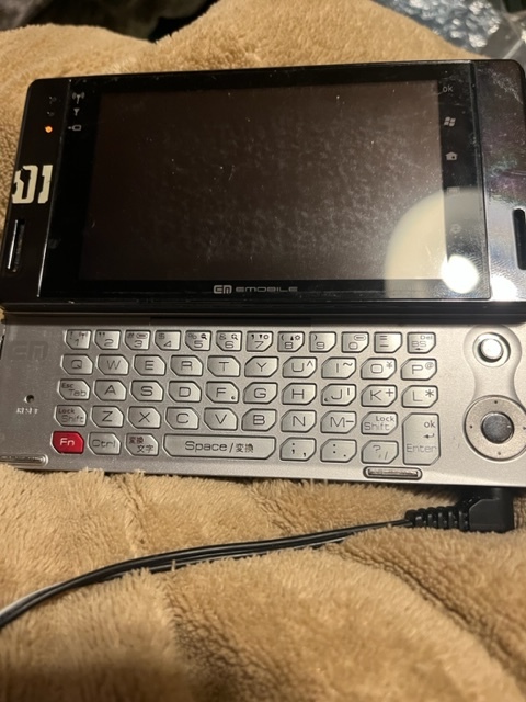 SHARP EM・ONE S01SH　動作品・大容量バッテリー搭載☆ジャンク扱　WindowsCE(WM5) イーモバイル_画像4