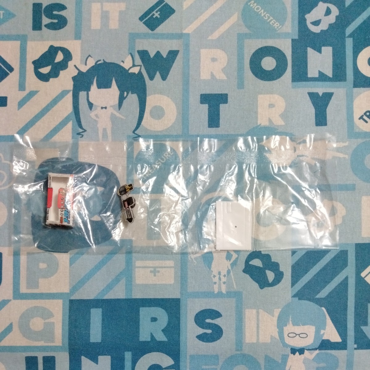 コスプレ衣装 ウィッグ付き hide ラインジャージ黄+ズボン 全 コスプレ衣装 ウィッグ付き hide ラインジャージ黄+ズボン 全