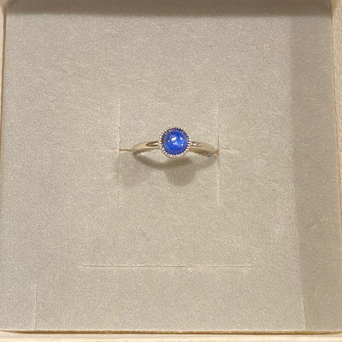 【天然石】カイヤナイト　円形小粒シンプルデザインリング　藍晶石　幸運の石　守護石