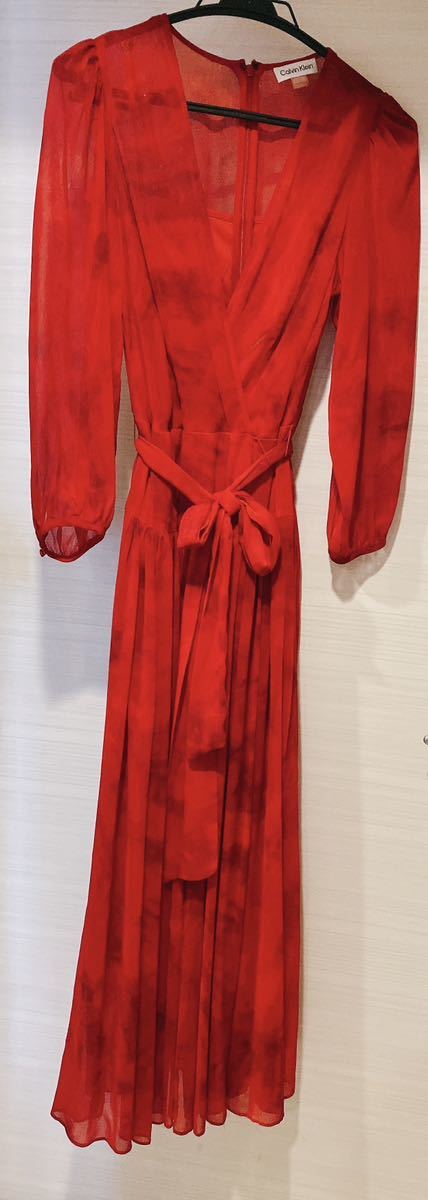 カルバンクライン　赤ドレス