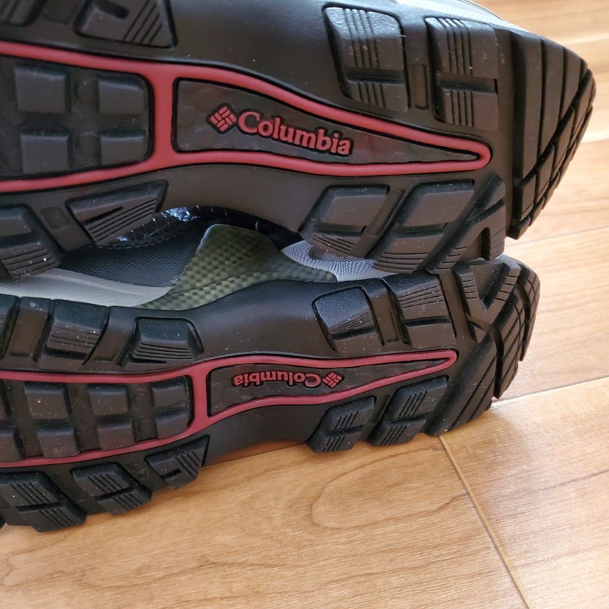 【新品】コロンビア　ハイカットスニーカー　登山靴　ハイキング　アウトドア　トレッキング