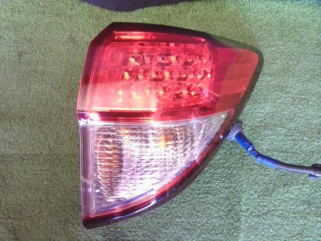 ヴェゼル DBA-RU1 左テールランプ 220-18085 33552-T7A-J01 ヴェゼル DBA-RU1 左テールランプ 220-18085 33552-T7A-J01
