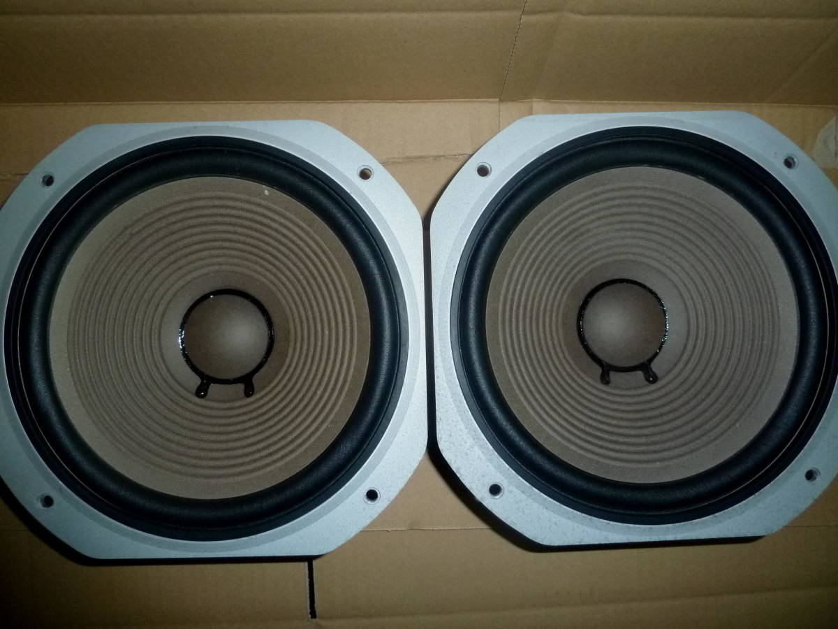 新品同様 送料込み・ヤマハ・YAMAHA NS-200M・25cmウーファーペア
