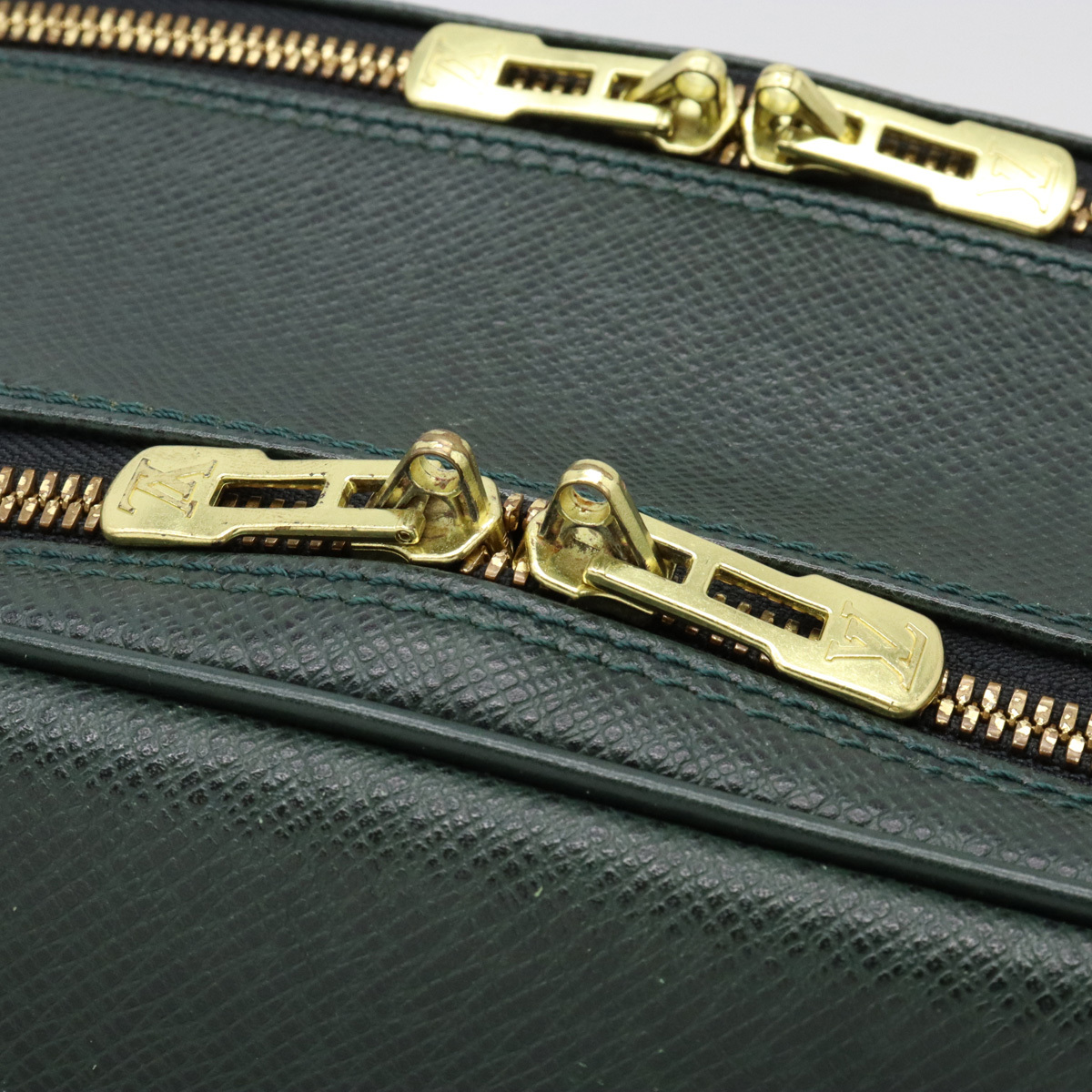 LOUIS VUITTON ルイ ヴィトン タイガ リポーターPM ショルダーバッグ