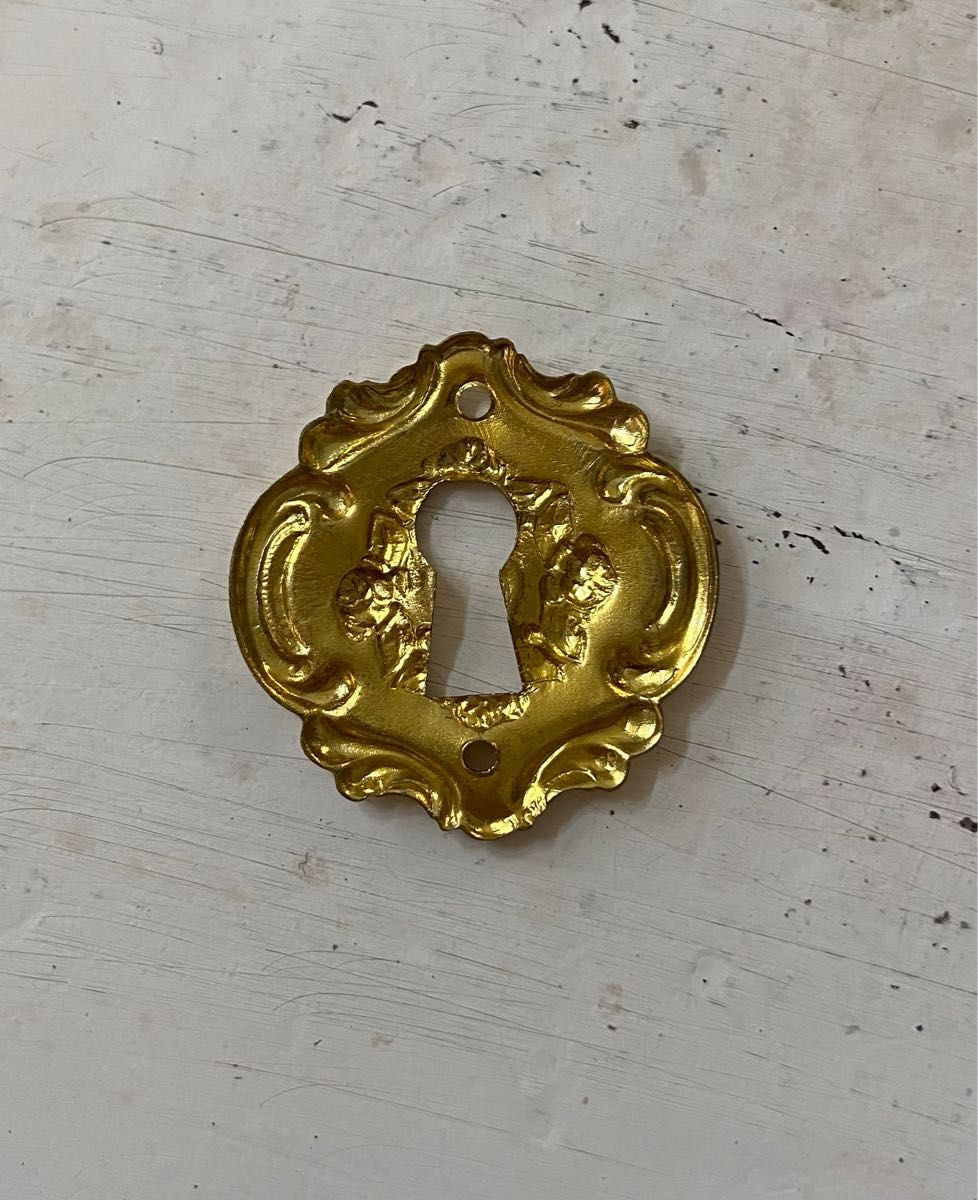 フランスアンティークの鍵穴飾り3個セット☆真鍮金具ブラス素材ヴィンテージブロカント蚤の市ゴールドアンティーク雑貨レトロインテリア